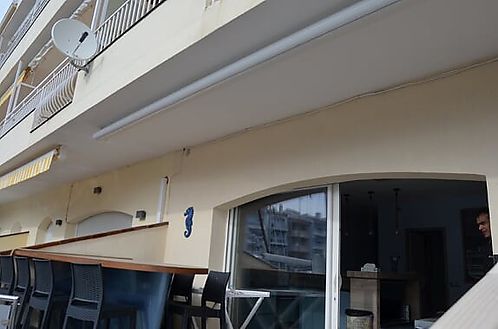 Appartement rénové avec belle amarre de 20m x 5m avant les ponts