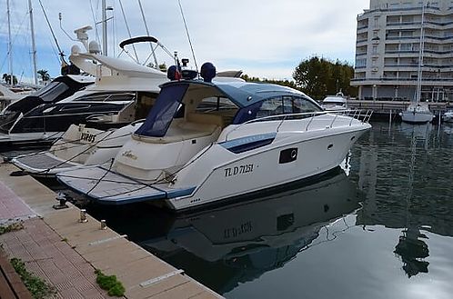 Appartement rénové avec belle amarre de 20m x 5m avant les ponts