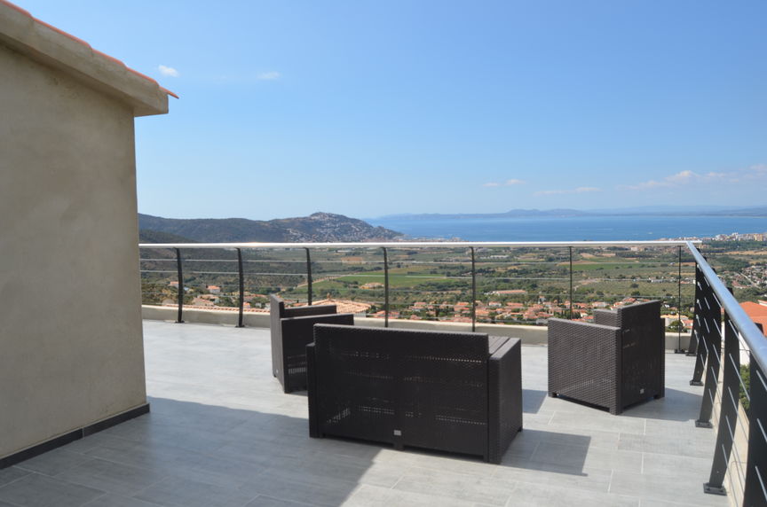 Dream villa with sea view on the heights of Rosas