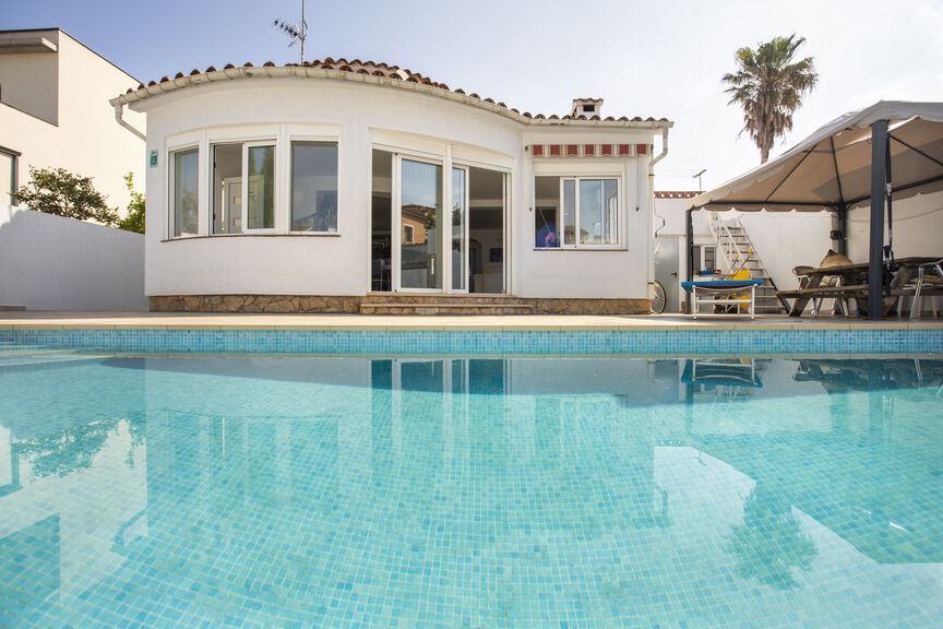 Villa 2 chambres piscine secteur résidentiel  Alberes EMPURIABRAVA