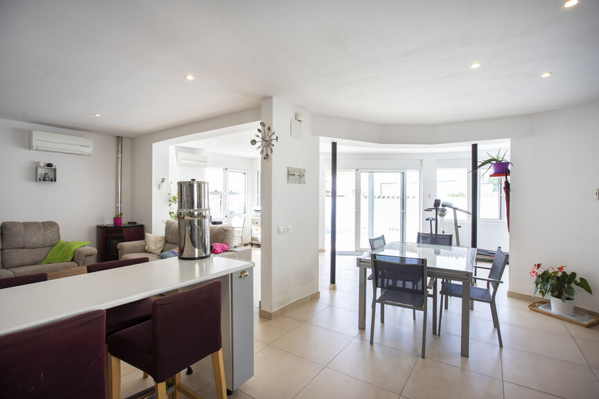 Villa 2 chambres piscine secteur résidentiel  Alberes EMPURIABRAVA