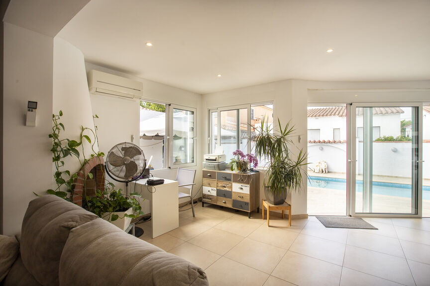 Villa 2 chambres piscine secteur résidentiel  Alberes EMPURIABRAVA