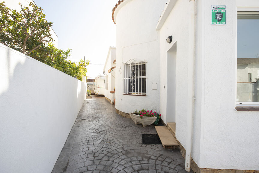 Villa 2 chambres piscine secteur résidentiel  Alberes EMPURIABRAVA