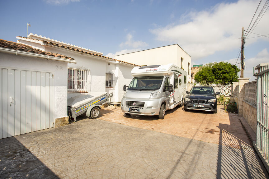 Villa 2 chambres piscine secteur résidentiel  Alberes EMPURIABRAVA
