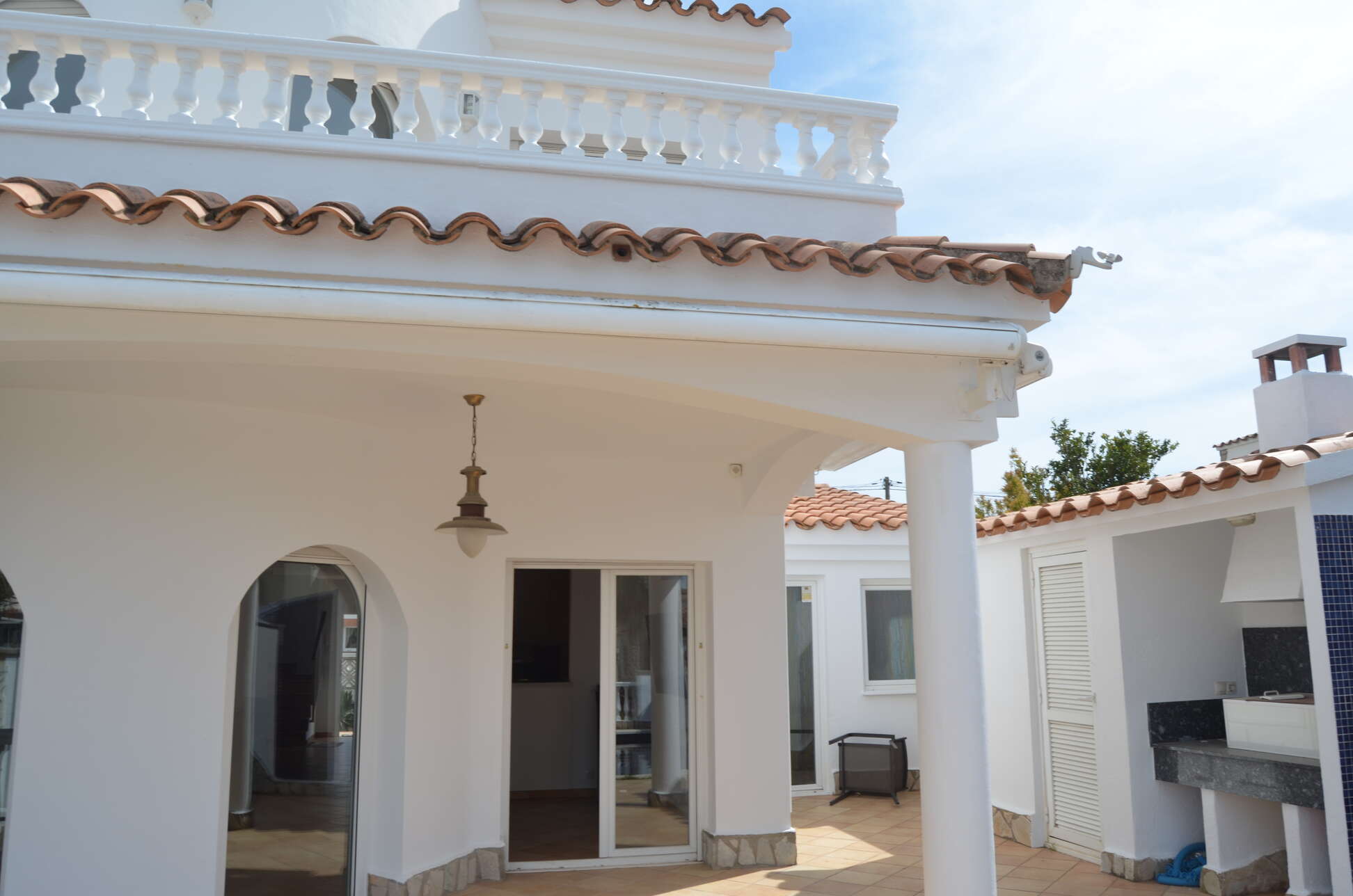 Superb villa on the Norfeu canal 4 bedrooms, 12.5m mooring, swimming pool