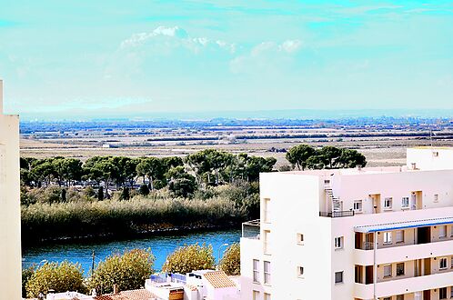 Estudio en venta a 100 metros de la playa en Empuriabrava. Gran oportunidad!