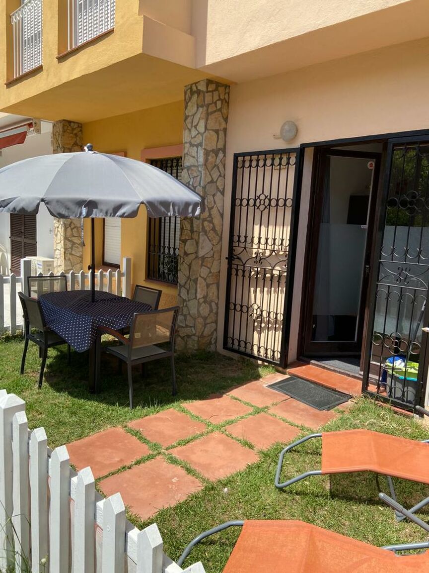 Ground floor apartment with small garden for sale in Empuria | Empuriaimmo.