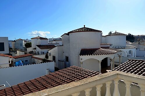 Villa de 3 dormitorios, vista al canal en Empuriabrava