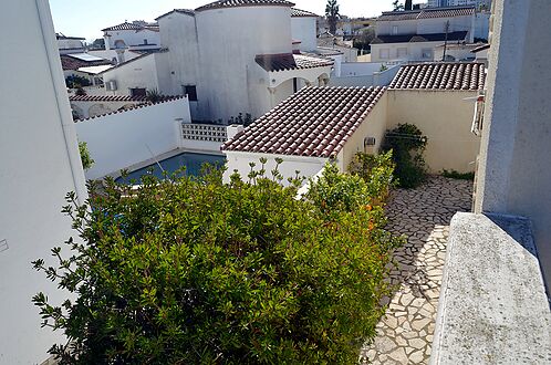 Villa de 3 dormitorios, vista al canal en Empuriabrava