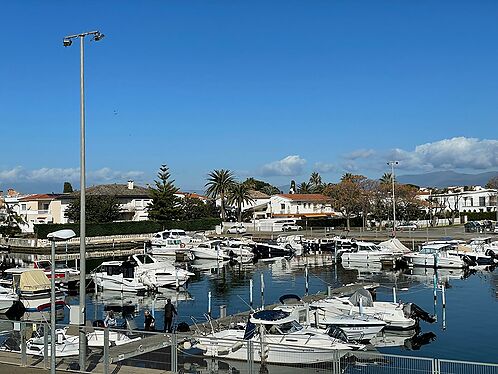 Villa de 3 dormitorios, vista al canal en Empuriabrava