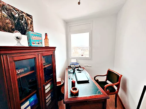 Superb 2-bedroom apartment with parking and pool in Empuriabrava.