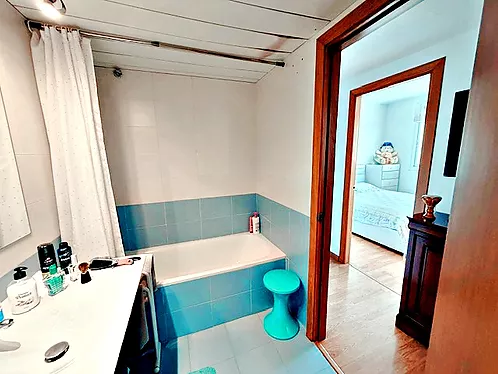 Superb 2-bedroom apartment with parking and pool in Empuriabrava.