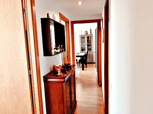 Superb 2-bedroom apartment with parking and pool in Empuriabrava.