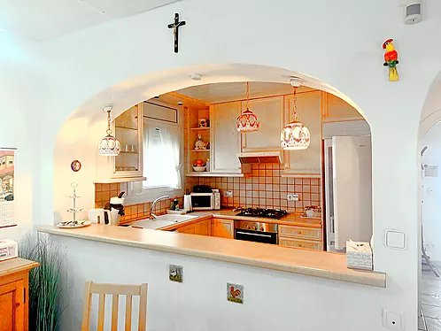 Grande villa avec amarre de 19 m sur un canal large