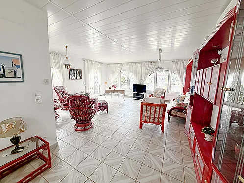 Grande villa avec amarre de 19 m sur un canal large