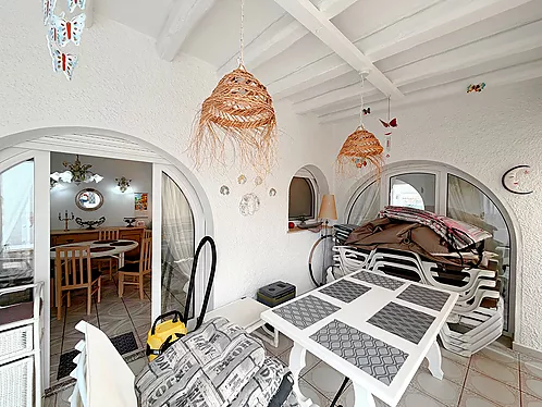 Grande villa avec amarre de 19 m sur un canal large