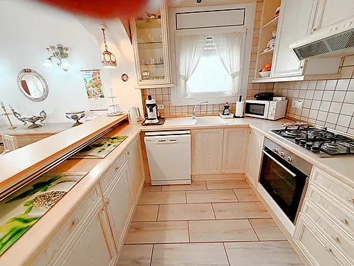 Grande villa avec amarre de 19 m sur un canal large