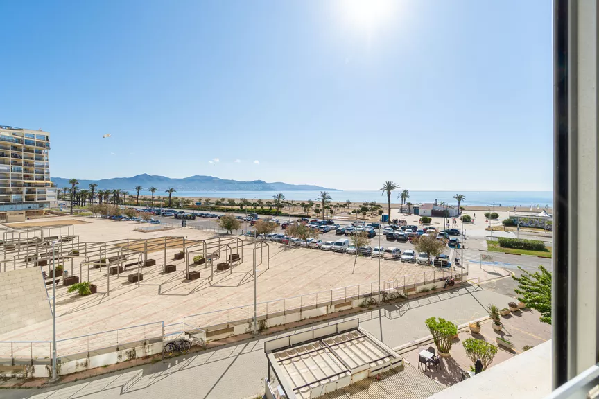 Sea view, 2 bedrooms !!!! OPPORTUNITY