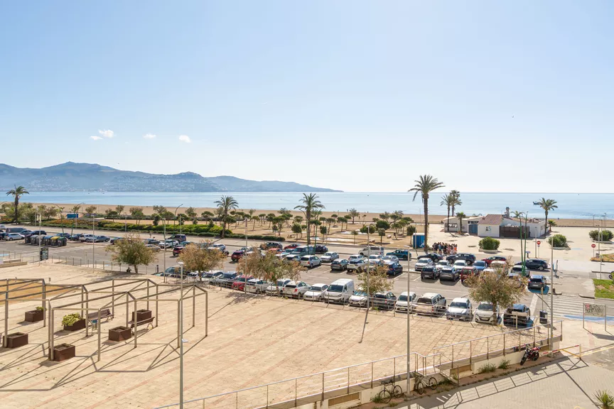 Sea view, 2 bedrooms !!!! OPPORTUNITY