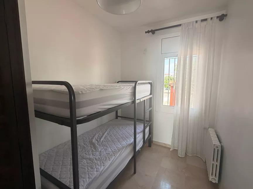 Casa adossada amb vistes al canal a prop de la platja