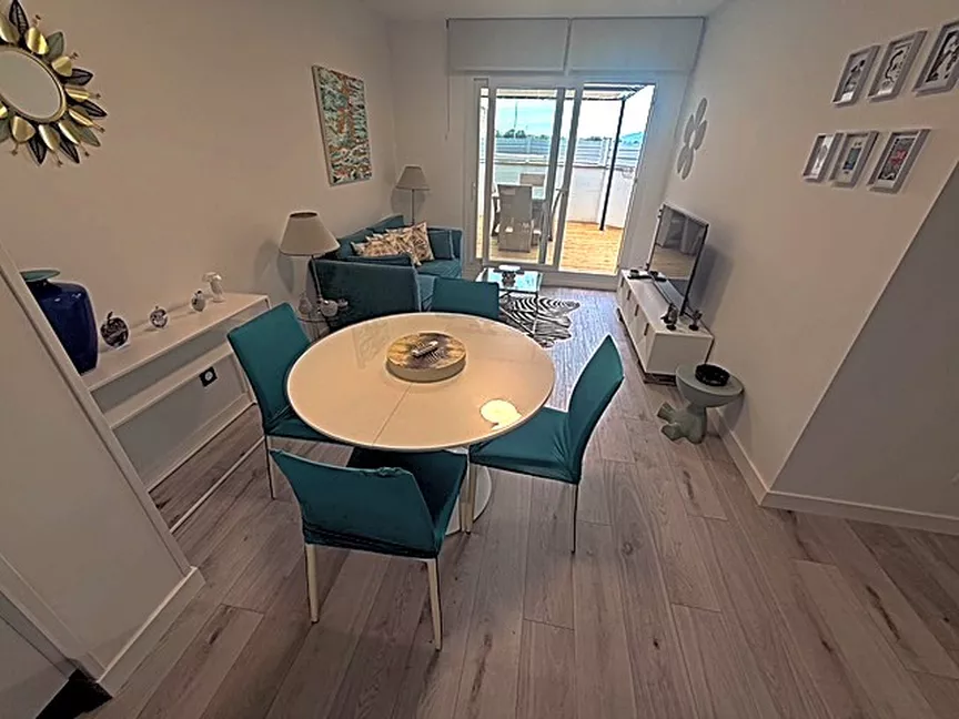 Magnificent 2-bedroom apartment, terrace, rooftop pool