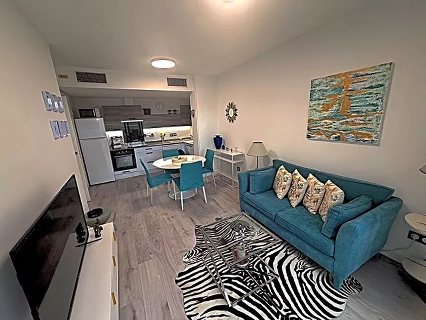 Magnificent 2-bedroom apartment, terrace, rooftop pool