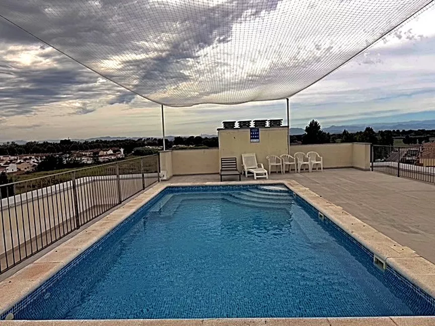 Magnificent 2-bedroom apartment, terrace, rooftop pool