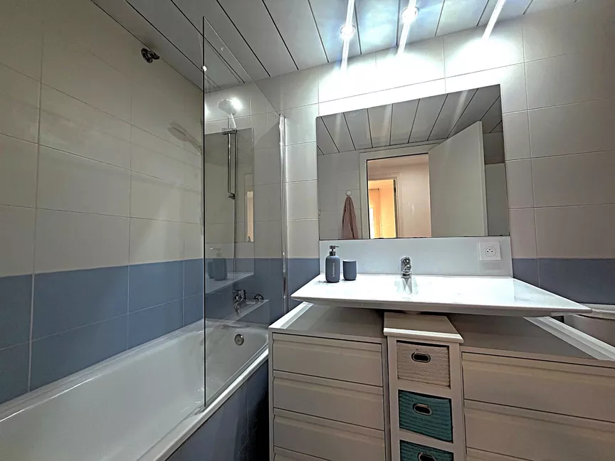 Magnificent 2-bedroom apartment, terrace, rooftop pool
