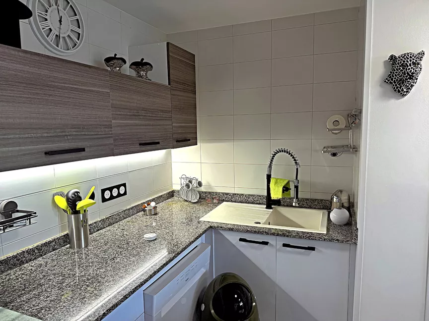 Magnificent 2-bedroom apartment, terrace, rooftop pool