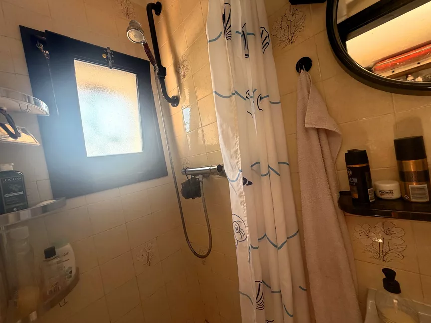 Maison de pêcheur avaec amarre voilier et licence touristique
