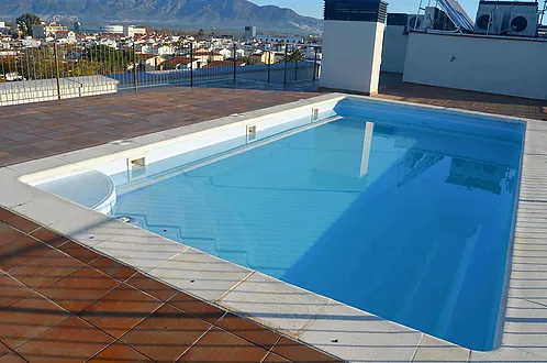 Magnifique appartement 2 chambres , terrasse, piscine sur le toit