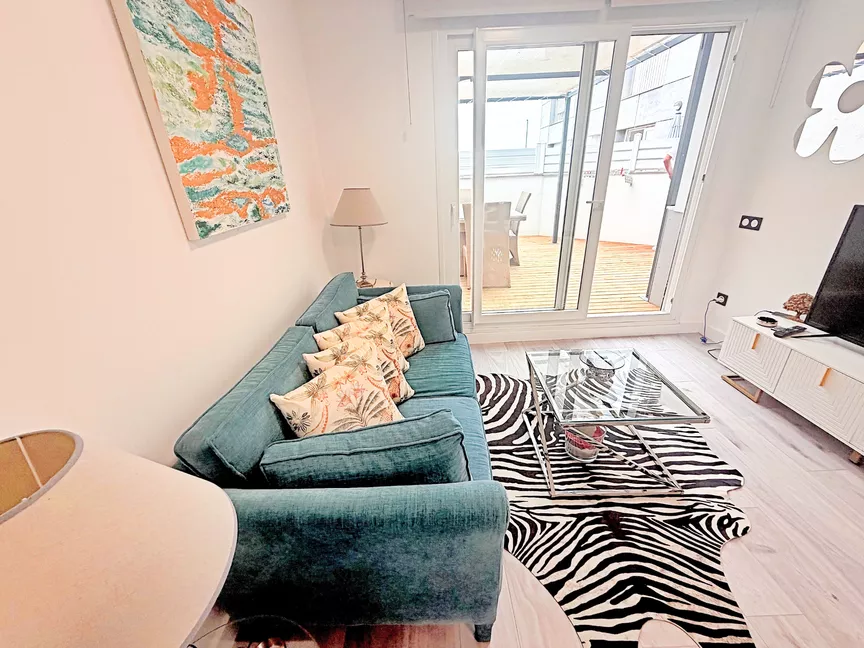 Magnífico apartamento de 2 dormitorios, terraza y piscina en la azotea