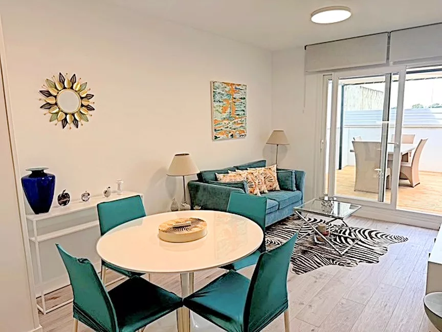 Magnífico apartamento de 2 dormitorios, terraza y piscina en la azotea
