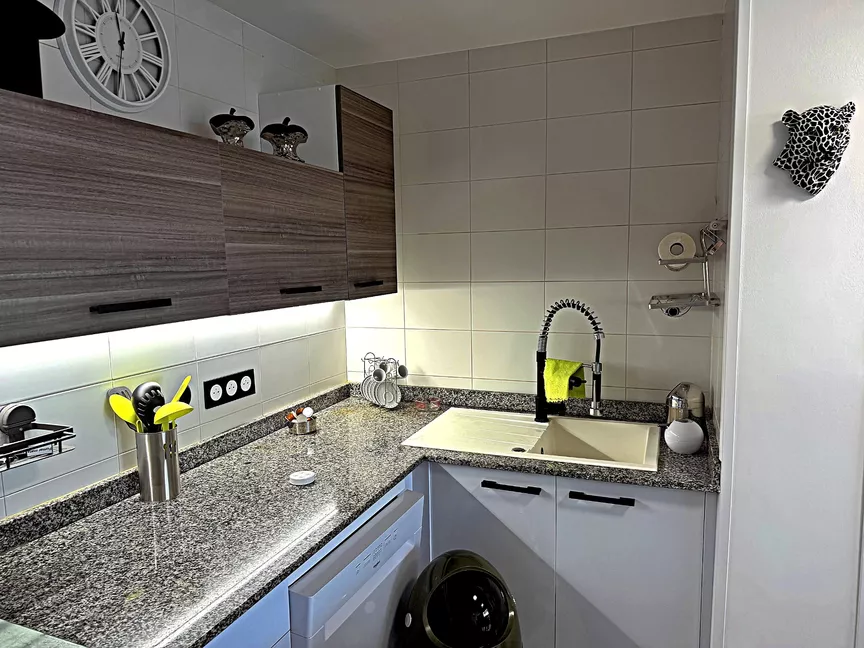 Magnífico apartamento de 2 dormitorios, terraza y piscina en la azotea