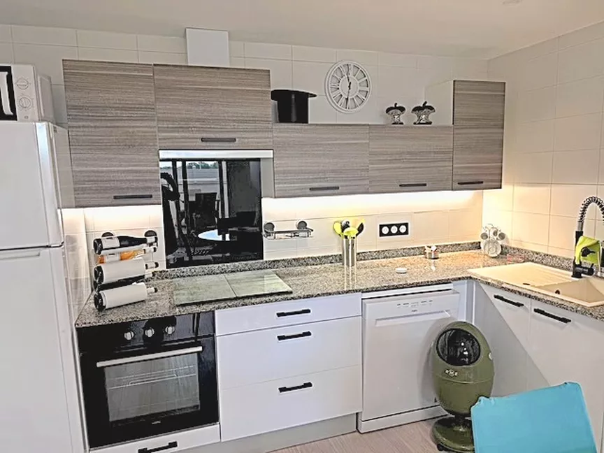 Magnífico apartamento de 2 dormitorios, terraza y piscina en la azotea