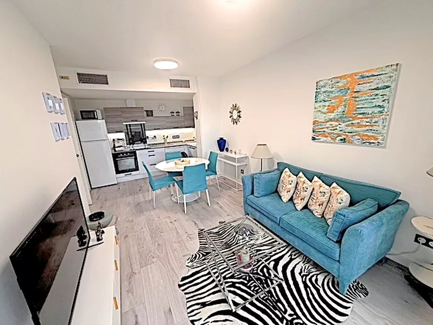 Magnífico apartamento de 2 dormitorios, terraza y piscina en la azotea