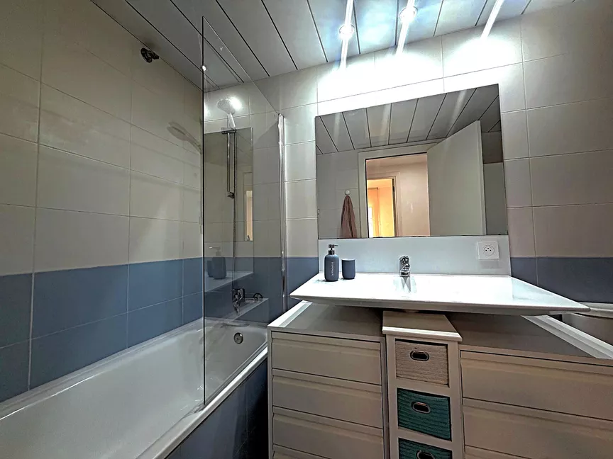 Magnífico apartamento de 2 dormitorios, terraza y piscina en la azotea