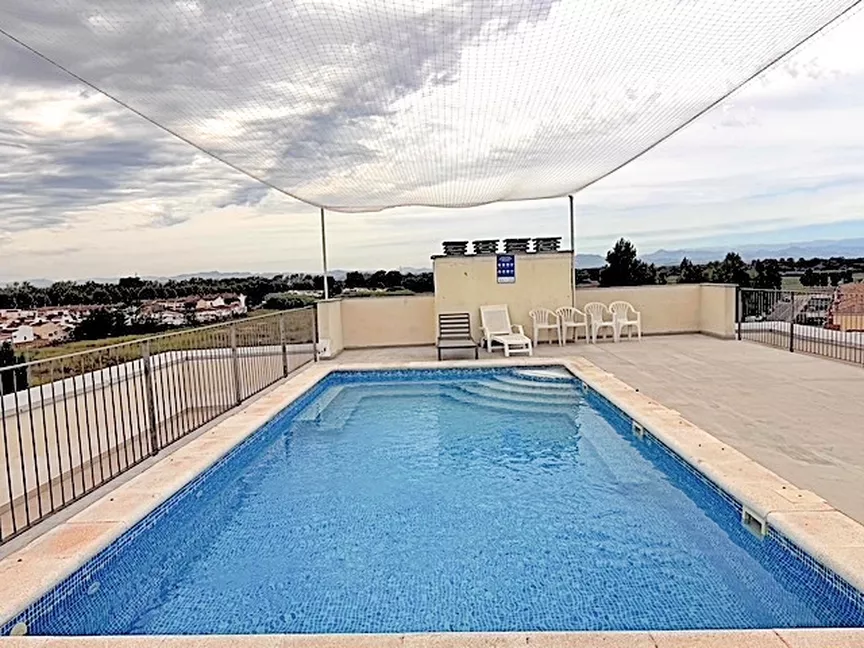 Magnífico apartamento de 2 dormitorios, terraza y piscina en la azotea