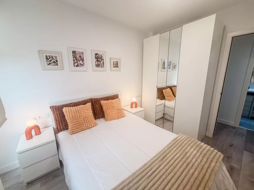 Magnífico apartamento de 2 dormitorios, terraza y piscina en la azotea