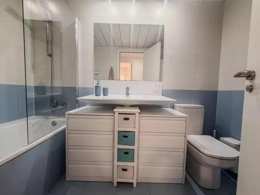 Magnífico apartamento de 2 dormitorios, terraza y piscina en la azotea