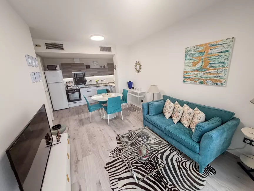 Magnífico apartamento de 2 dormitorios, terraza y piscina en la azotea