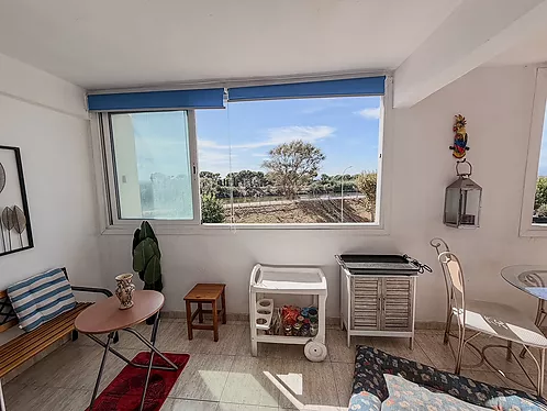2-bedroom beachfront apartment in Empuriabrava