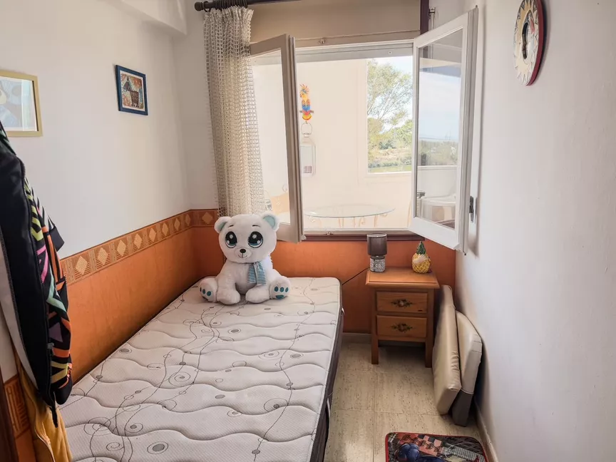 2-bedroom beachfront apartment in Empuriabrava