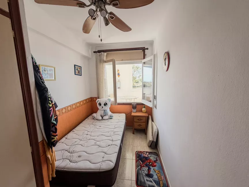 2-bedroom beachfront apartment in Empuriabrava