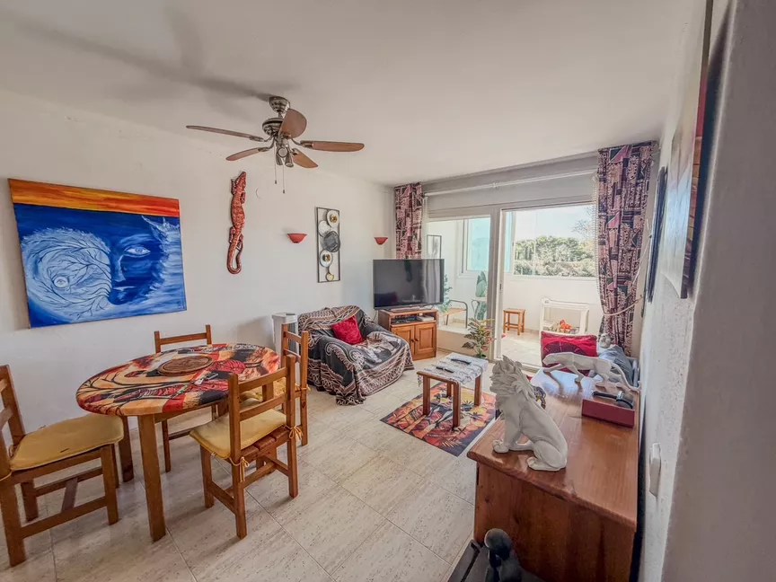 2-bedroom beachfront apartment in Empuriabrava