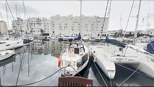 House with mooring in the Port Grec area