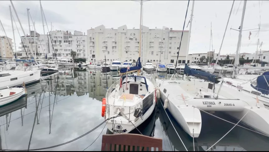 House with mooring in the Port Grec area