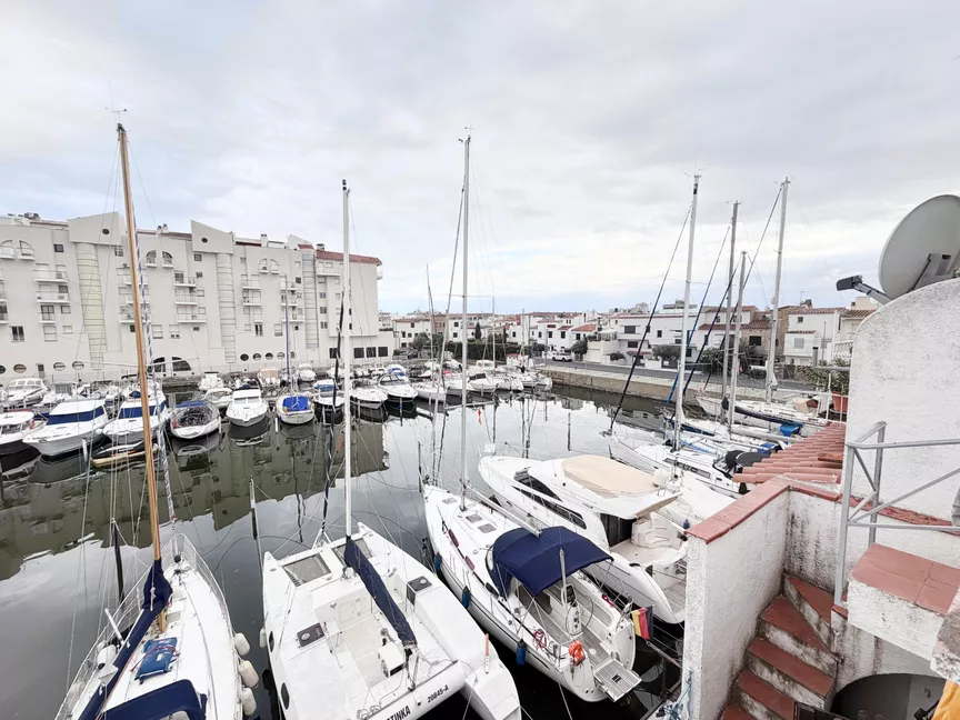 House with mooring in the Port Grec area