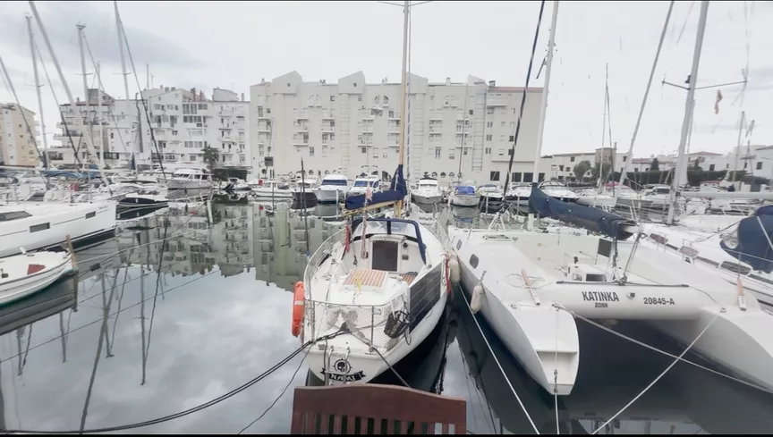 House with mooring in the Port Grec area