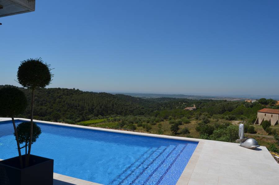 Superbe et grande villa avec piscine, secteur Vilamaniscle